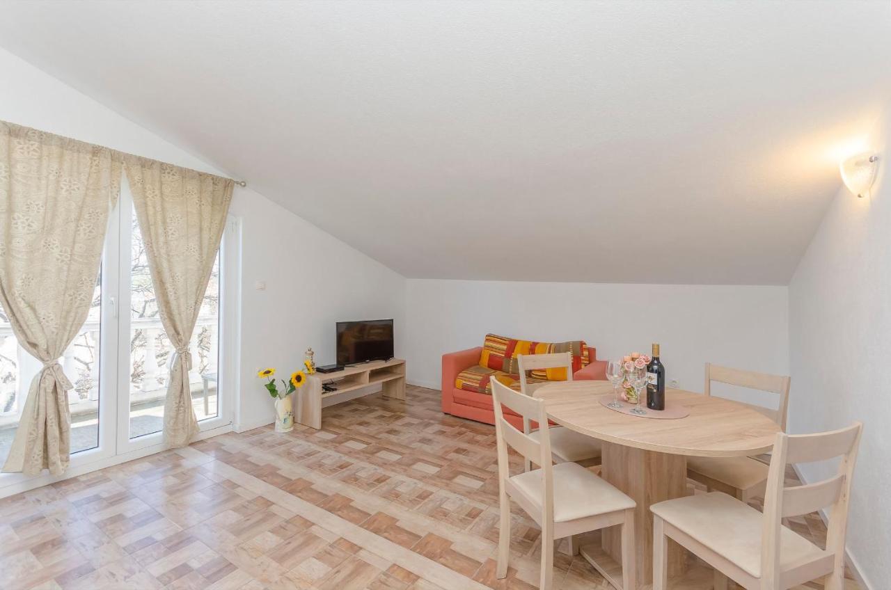 Apartments Snjezana Pirovac Εξωτερικό φωτογραφία